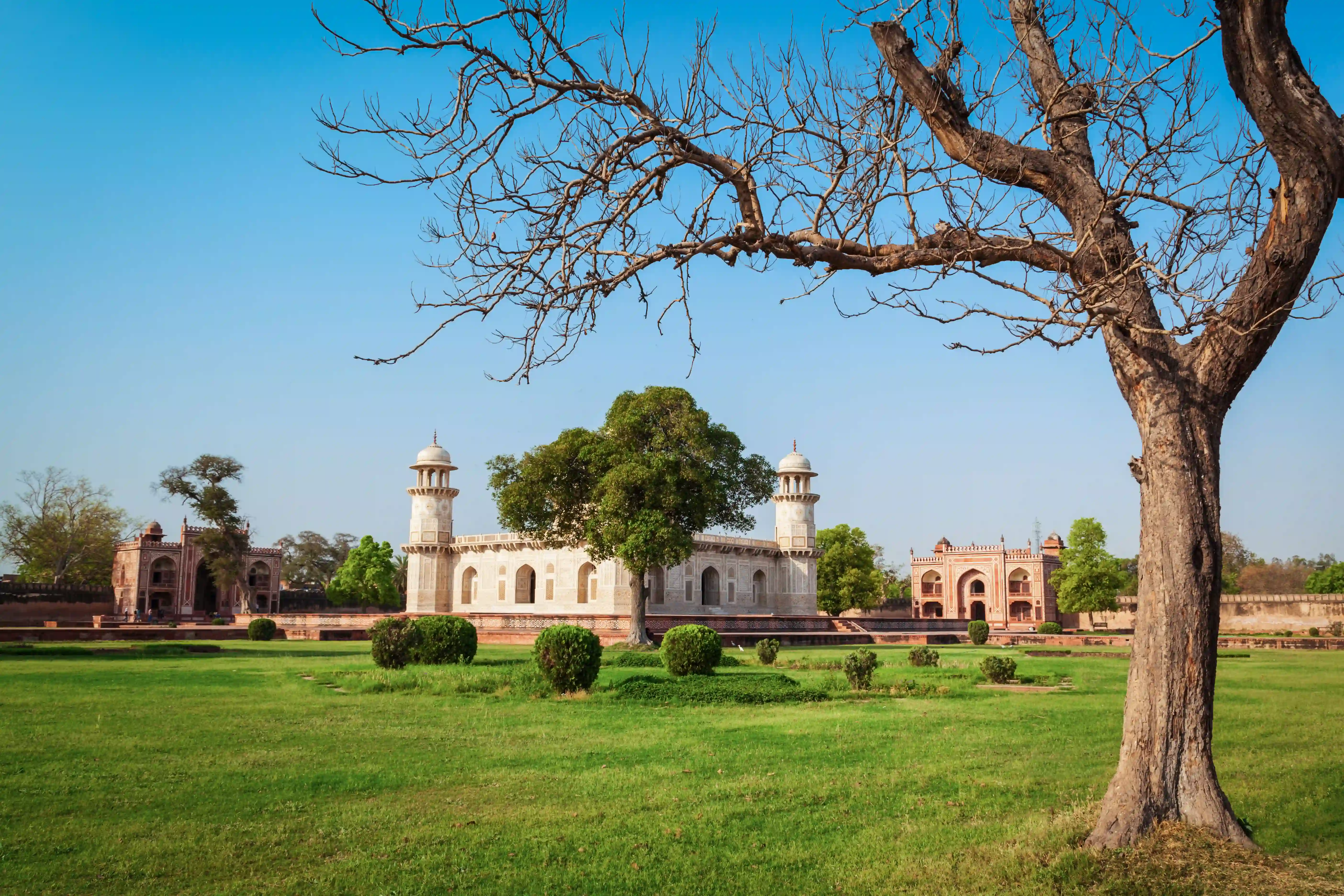 Taj Mahal and Agra Fort Day tour from Delhi by Car