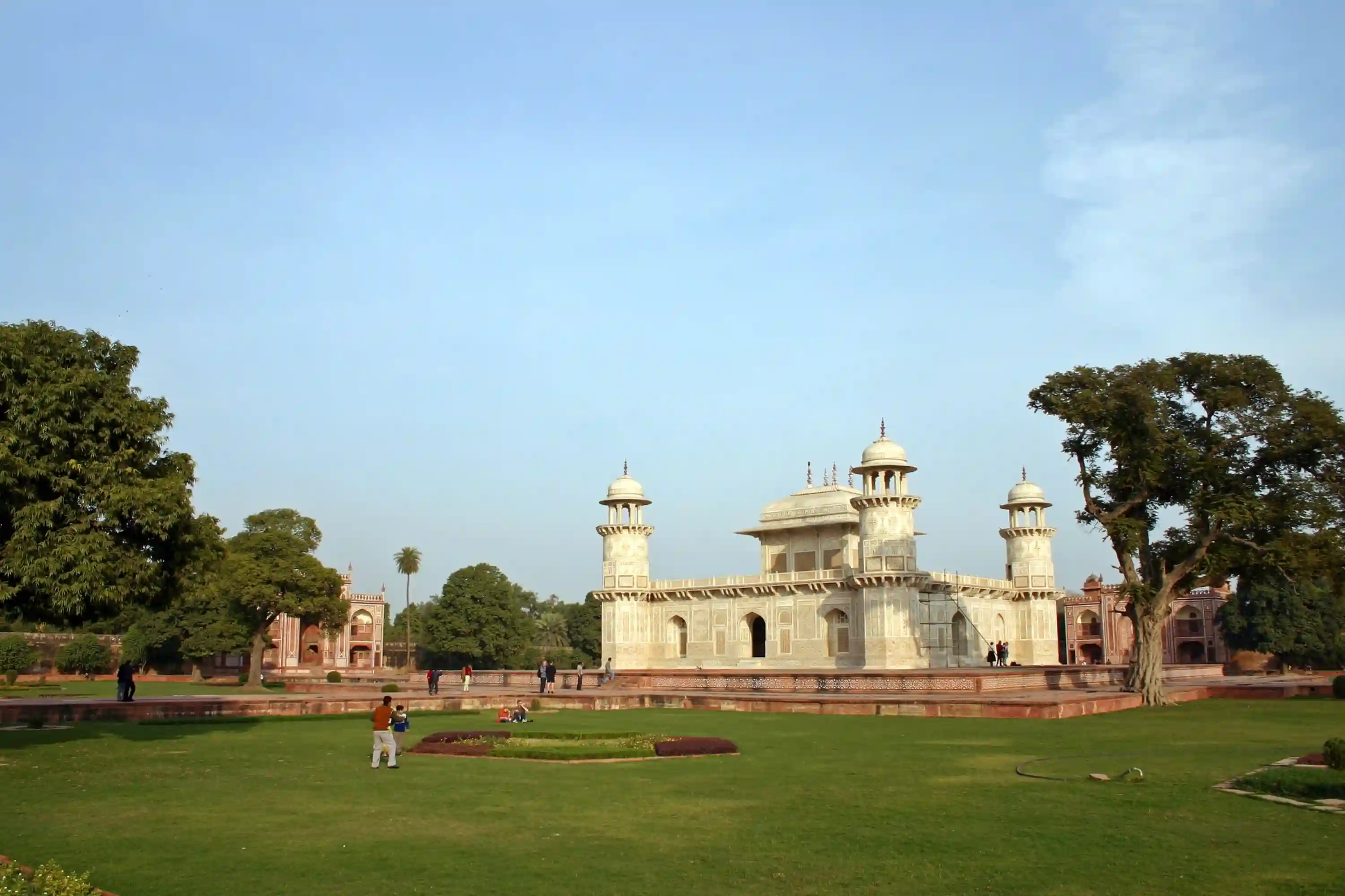 Taj Mahal Sunrise Tour from Delhi